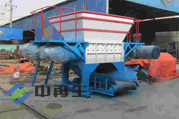 選擇中再生塑料撕碎機(jī)，消除”白色垃圾“