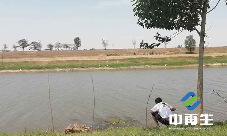 我國生活垃圾產(chǎn)業(yè)規(guī)模逐步擴大，區(qū)域性集散市場初步形成，技術(shù)水平有所提高。