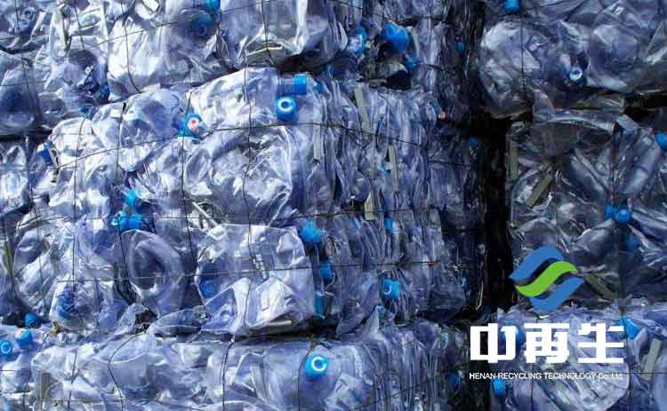 我國的廢舊塑料回收經(jīng)濟(jì)發(fā)展將要進(jìn)入一個轉(zhuǎn)折期，需要從“數(shù)量效益型”轉(zhuǎn)變?yōu)椤百|(zhì)量民生型”。