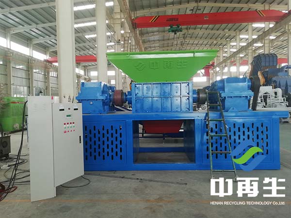 金屬粉碎工業(yè)的發(fā)展中，撕碎機(jī)起到很大推動作用